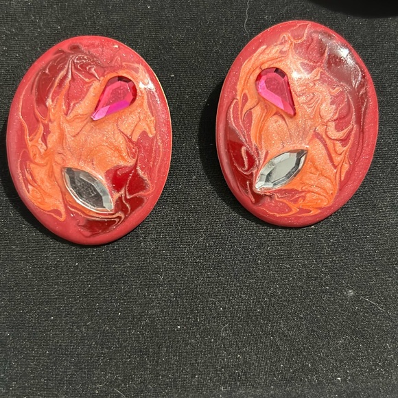 Vintage Large Metal Plastic Enamel Earrings - Picture 1 of 4